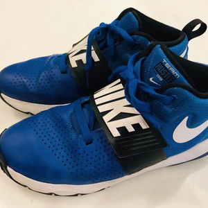 Nike Kids 6.5Y Basketball Shoes